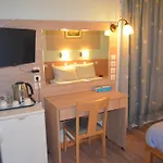 Rozos Hotel 2*